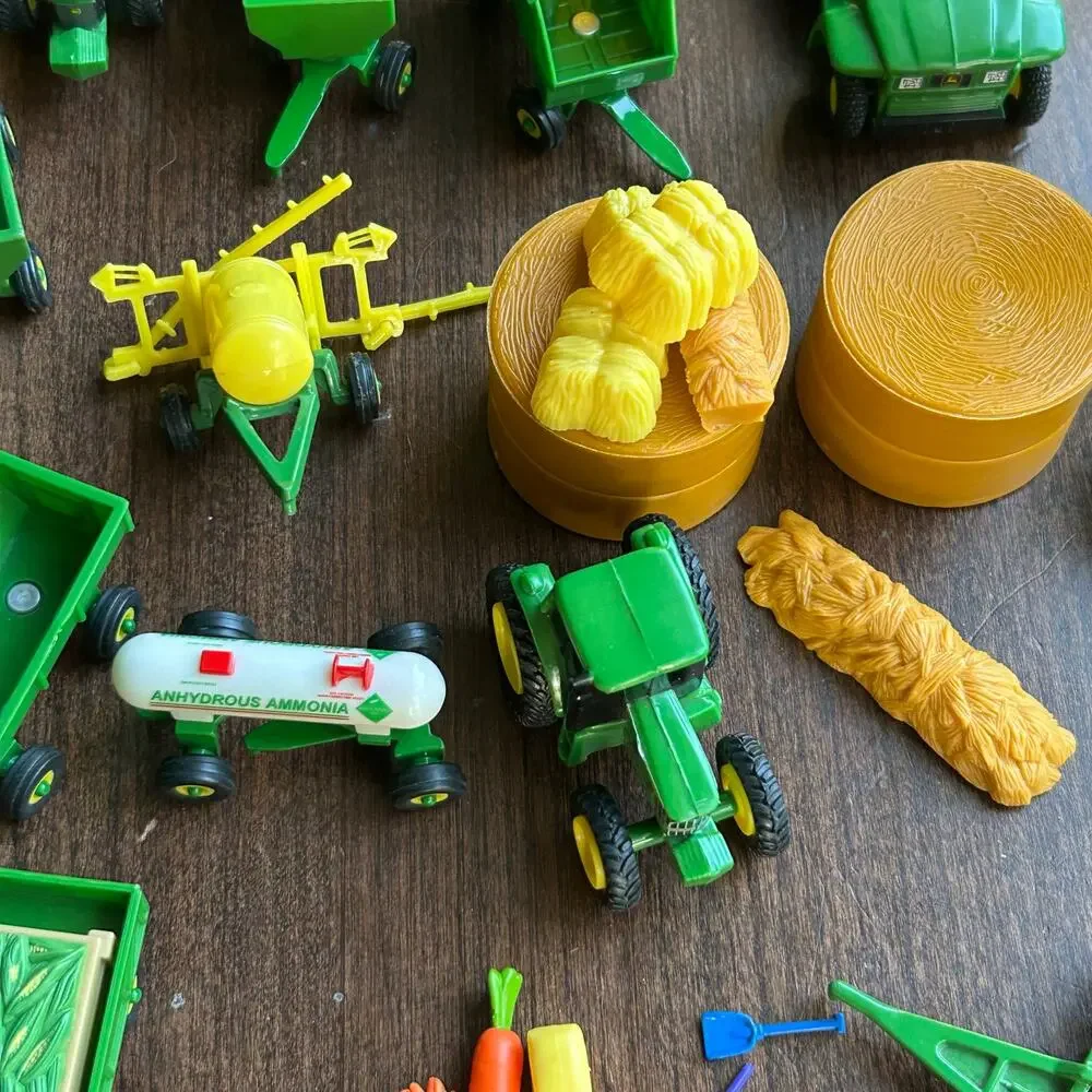 30+ piece lot of John deer & Farm items some metal die cast & plastic mix ERTL